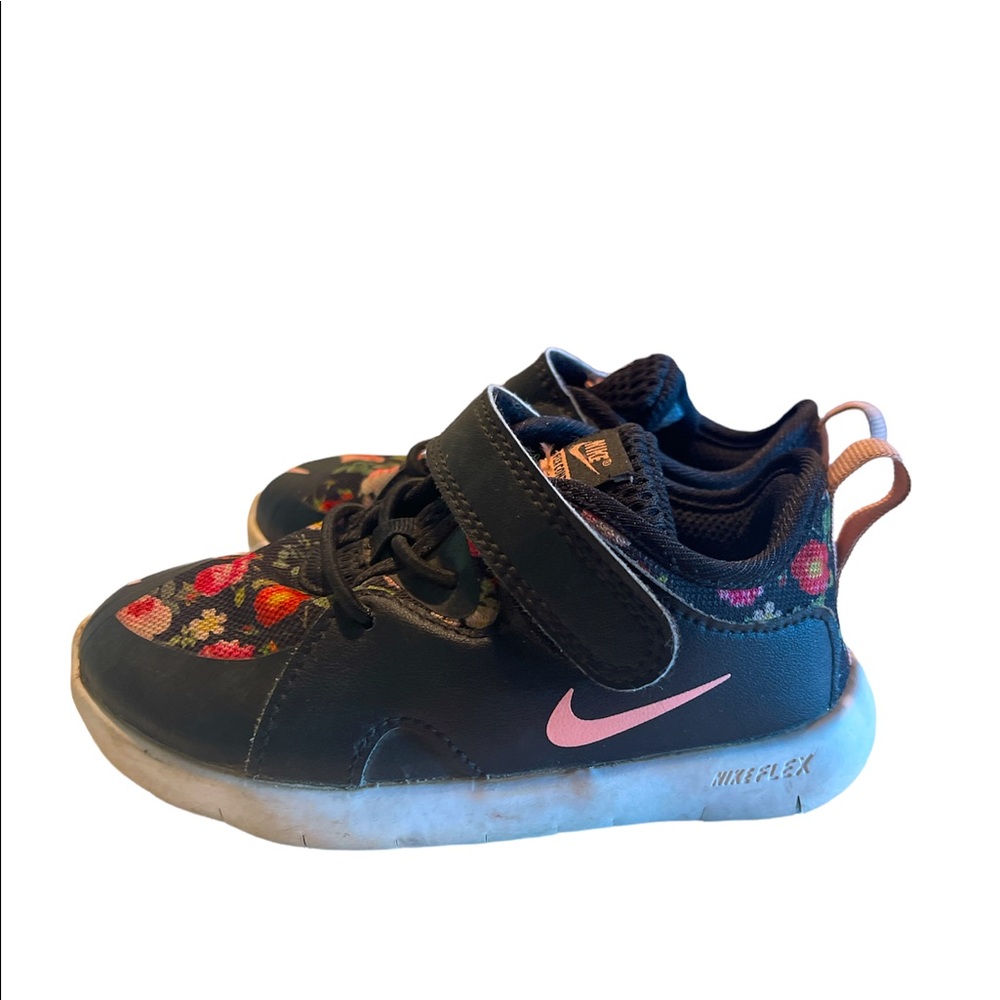 Nike flex sneaker